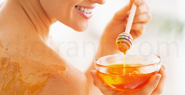 نمایی از فواید استفاده عسل برای زنان بالای 40 سال بر پوست، سلامتی و زیبایی آنان